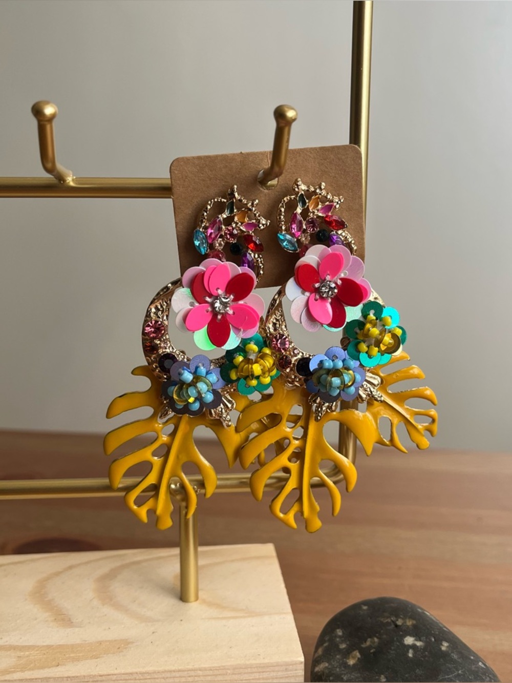 Lureme Gorgeous Colorful Sequin Flower Floral Leaf Stud Earrings women's jewelry